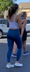 Perfect college ass in blue leggings