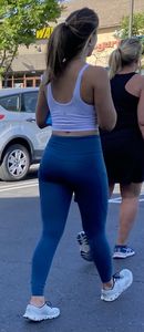 Perfect college ass in blue leggings