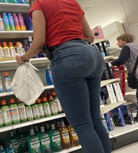 Biggest ass I’ve seen for target worker