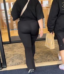 Thick in spandex flares going up the stairs🔥 ( OC , GIFs)