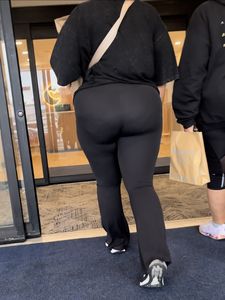 Thick in spandex flares going up the stairs🔥 ( OC , GIFs)