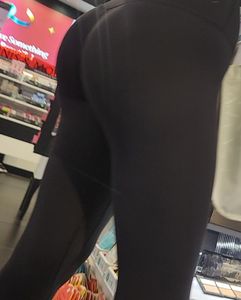 Bubble Blonde  Xmas Shopping in Leggings