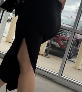 Thick Colombian Milf in Tight Sundress with fat ass on escalator ( OC , VPL)