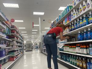 Biggest ass I’ve seen for target worker