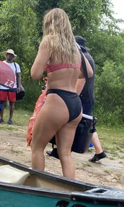Couple nice asses at river!!
