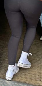 Starbucks leggings girl