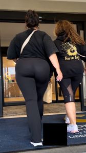 Thick in spandex flares going up the stairs🔥 ( OC , GIFs)