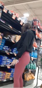 A Sexy Slender MILF Showing Off That Sexy Tight Ass in Pink Leggings