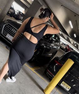 Thick Colombian Milf in Tight Sundress with fat ass on escalator ( OC , VPL)