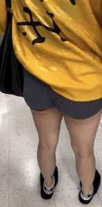 Sexy tatted girl with hungry ass in shorts