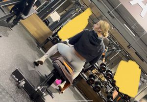 Juicy asses at the gym