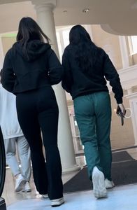 Thots on escalator kept looking down