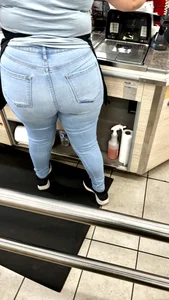 Cashier thick ass mmmm mmm