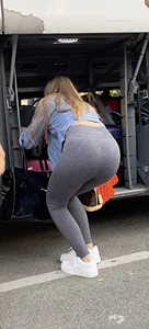 TEEN - Thin waist and round butt