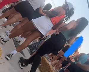 (OC) FAT ASSES EVERYWHERE! Leggings and tight shorts GALORE!