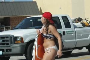 Even more hot and sexy bikini babes in Florida