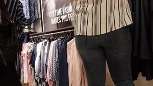 Thick girl shopping in tight jeans with a decent ass