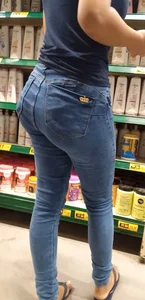 Hungry ass Hottie blonde