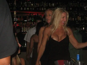 Candid boobs, nip slip and downblouse pics