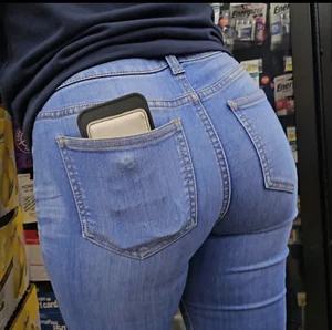 MILF Shorty with a Fat ass in Jeans