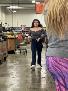 Short tight Latina cutie in flared legging