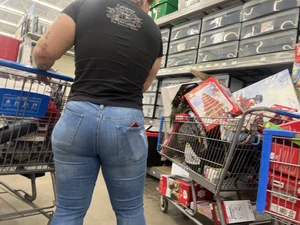 Big booty biker chick!