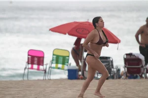 Florida beach and bikini girls