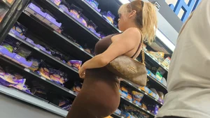 MILF Shopping in Brown Leggins