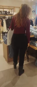 Fat ass blonde milf in black leggings
