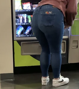 Ass Bending Over In Front Of Vending Machine (OC)