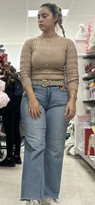 Latina baddie nice phattie in jeans‼️