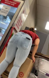 Thick target Asian baddie in tight jeans (bending over)