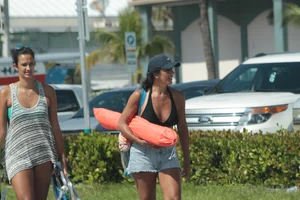 Florida beach and bikini girls