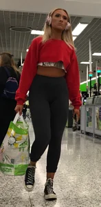 Fit blonde with a nice ass and vtl in leggings