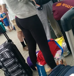 Nice Candid Ass and Legs at the Airport Creepshots