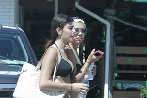 Sexy Florida beach bikini girls