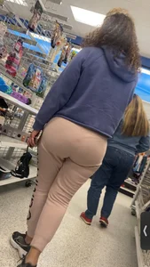 Thick Latina Milf In Pink Sweatpants!