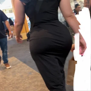 Beautiful Big booty hourglass Latina milf