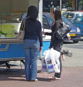 Another bunch of street market milfs wearing blue jeans