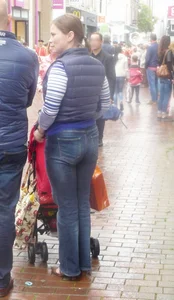 Street candid milfs and girls wearing tight blue jeans creepshots
