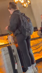 Petite Hotel Leggings Lean Over