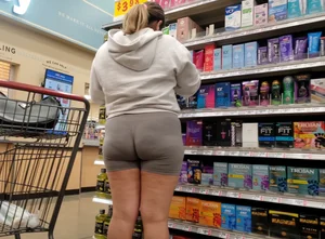 PlumpAssedWhiteGirl with painted on Spandex Leggings