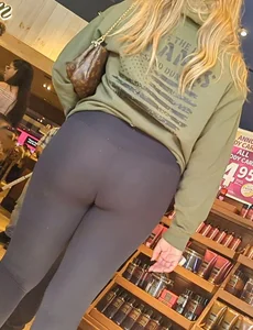 PAWG with a booty VTL (OC)