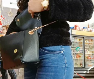 Mega booty girl in jeans
