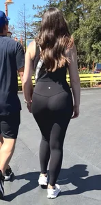 Perfect shape yoga pants walking follow