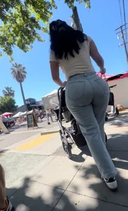 Latina Milf with a PHAT ass in jeans😫 (ОС)