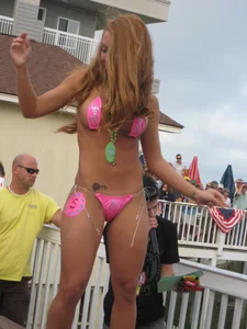 IOP Bikini Contest Drivin N' Cryin Show May 2009