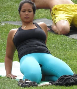 Candid sexy girls in spandex doing yoga