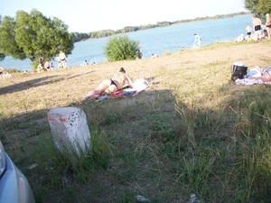 Girl with Hot Booty Beach Creepshot