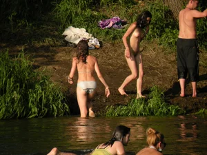 Publicly nude girls